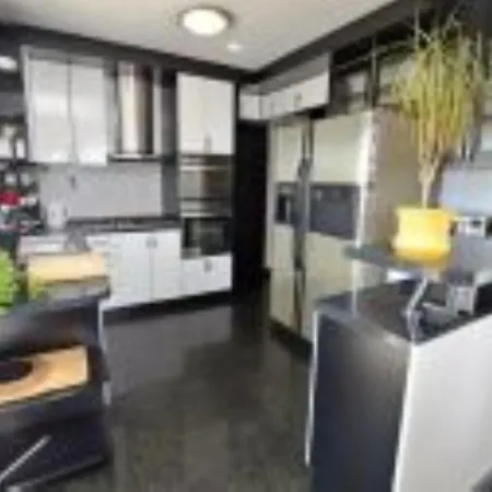 Bregi With Swimming Pool מטולי