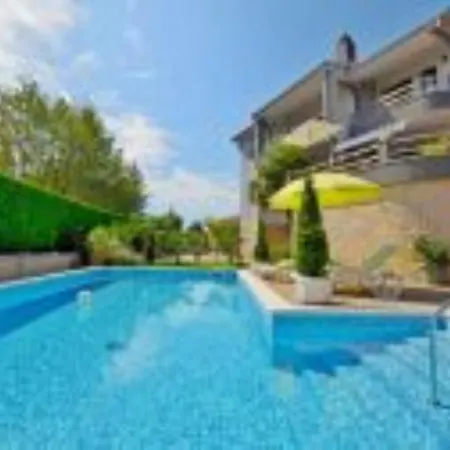 Bregi With Swimming Pool